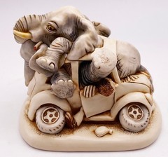 VTG Harmony Kingdom Heavy Petting Elephant Crashed Car Signed 2.5″ 2004
