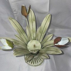 Italian Tole style Heavy metal bouquet of tulips Candle Holders – 11″ X 11″ Cute