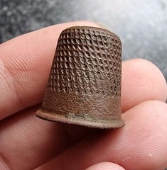 Post Medieval / Georgian Thimble Antique Metal Detecting Find 19x17mm (102)