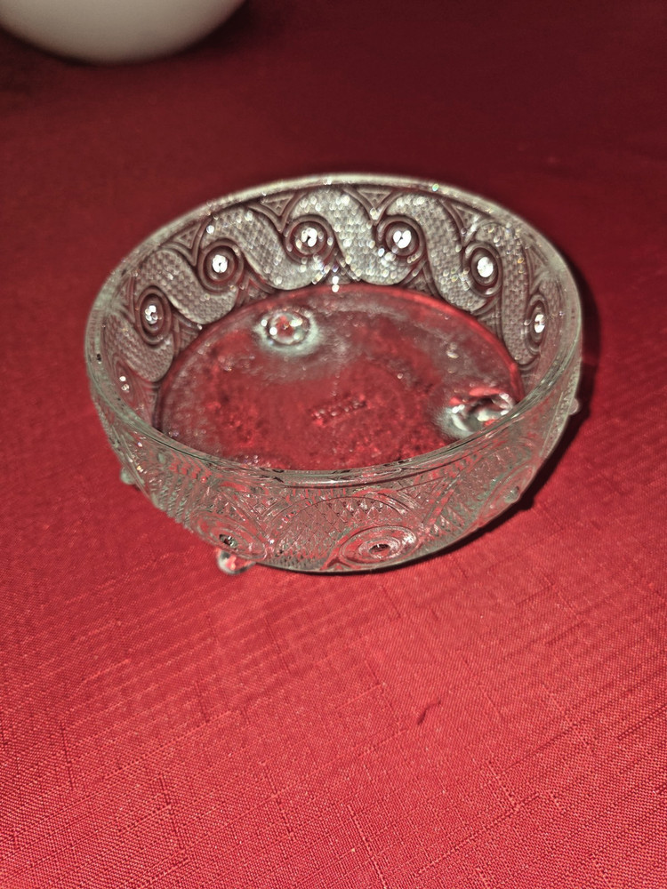 Vintage – AVON 3 Footed Clear Glass Candy Dish/Bowl Without Lid 5.5″ Diameter