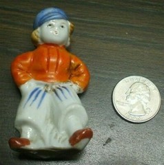 UNKNOWN FIGURINE – DUTCH BOY MAYBE? – Marked Japan