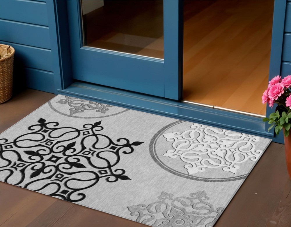 3′ X 5′ Gray Black And White Floral Medallion Washable Rug