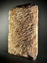 LARGE ASSYYRIAN STONE CARVED PLAQUE DEPICTING MALE RULER UNDER THE SUN AND STARS