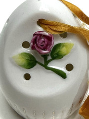 Vtg Ceramic Egg Shape Pomander Gold Pink White Floral Design Hanging Kitsch