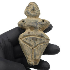 Ancient Mother Goddess Stone Idol – 2000 BC Fertility Worshiper Venus Figure