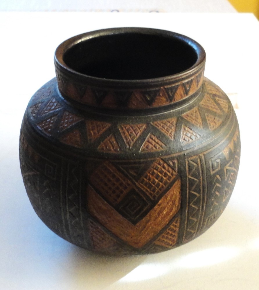 1997 Deborah Tinsman Handmade Pottery Vase Carved Brown Geometric Native Design