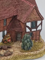 Vintage 1988 Lilliput Lane Crown Inn, Handmade in Cumbria United Kingdom.