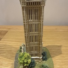 Lilliput Lane – Big Ben – L2211 – Britain’s Heritage Range – Boxed & Deeds