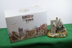 Lilliput Lane Kinlochness. In its original box with a deed.