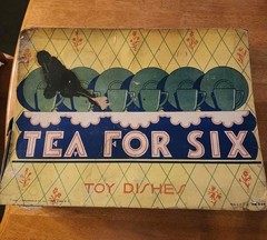 1944 J. Pressman Co. Chiquita Jade Gr Akro Agate “Tea for Six” Fingerloop