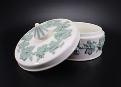 Wedgwood COVERED CANDY BOX Celadon Green on Cream Grapevine England Vintage
