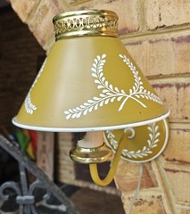 Vtg Toleware Tole Ware Mustard Yellow White Portable Wall Lamp Sconce Working