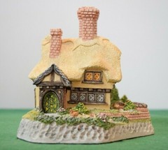 David Winter Premiere Spring Hollow Mint in original box with a COA.