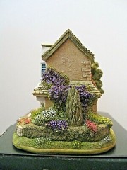 Lilliput Lane Collectible Cottages A Cut Above Mint in box with deed. L2594