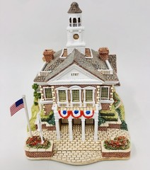 Lilliput Lane Disney Collection Hall Of Presidents MIB w COA. Ltd. Ed. Signed