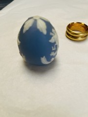 FRANKLIN MINT Egg Blue Parian-Style Porcelain 1988 Collectors Treasury Of Eggs