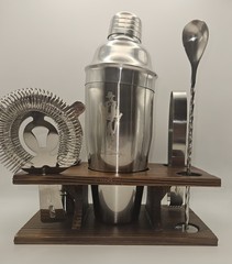Barware cocktail shaker set John Wayne 6 piece collector set