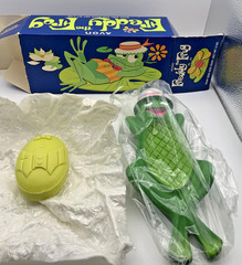 Vintage Freddy the Frog soap dish and soap from AVON. New in box/plastic wrap