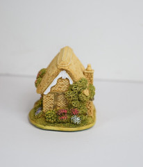Lilliput Lane Peasants’ Cottage. Mint in its original box with a deed.