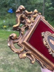 VTG Hollywood Regency Rococo Gold Gilt Ornate Framed Velvet Cameo Lady Wall Art