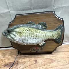 Big Mouth Billy Bass Wall-Mounted Singing Fish Plaque, Novelty Plastic/Wood