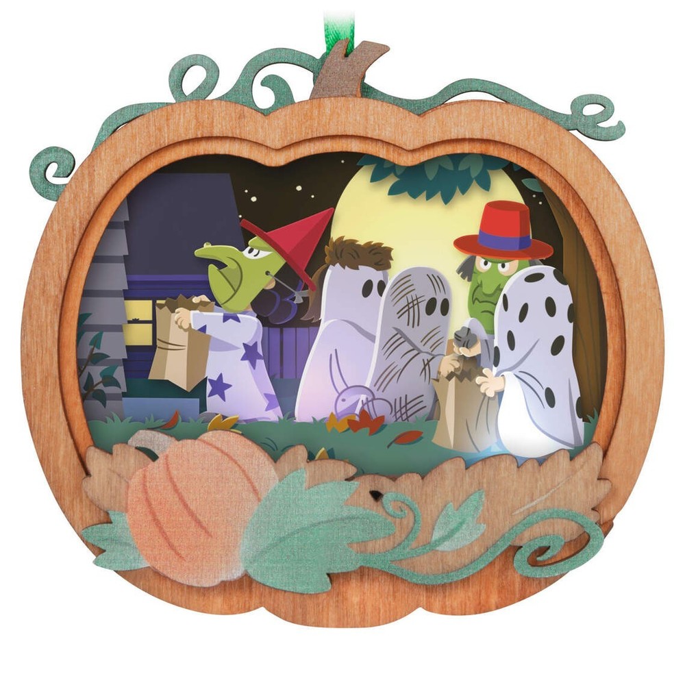 Hallmark 2024 It’s the Great Pumpkin Charlie Brown Peanuts Halloween Ornament