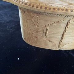 Vintage Norwegian Tine Box Wood Folk Art Scandinavian small 9×6 Signed UN 1987