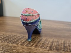 Classic Treasures High Heel Shoe Figurine 3.5″ x 1″ x 2.5″