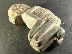 RARE ANCIENT PRE COLUMBIAN STONE CARVED TAINO BEHIQUE CROUCHED POSITION C 900AD