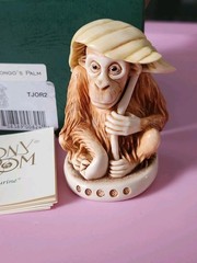 Harmony Kingdom “Pongo’s Palm” Figurine Trinket Box 2000, England Treasure Jests
