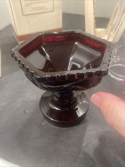 Avon 1876 Cape Cod Collection RUBY RED PEDESTAL Hurricane Lamp ORIGINAL BOX Pz