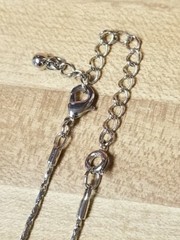 2005 Avon NA 18″ Color Pear Necklace with Luminous Accents