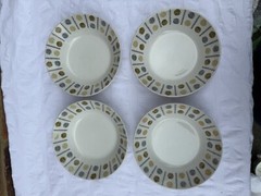 Midwinter Oakley 4 x cereal dessert bowls (two with small chips)