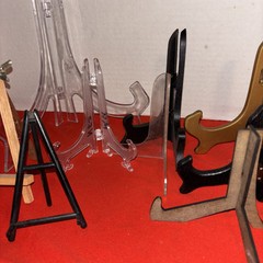 MIXED LOT 10 Vintage . PLATE / PICTURE STANDS EASELS 6 WOOD 4 PLASTIC