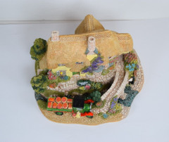 Lilliput Lane Old Scrumpy Farm. Mint in its original box with a deed. L2394