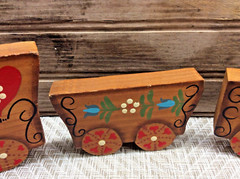 Vtg 3 Pc Wood Train Folk Art Decor Handcrafted Handmade Painted 4″ – 5.5″ Cars