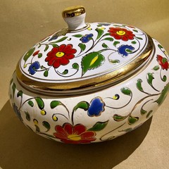 Vintage Dakas Ceramic Rhodes Greece Hand Painted Lidded Bowl 24K Gold Gilt 16cm