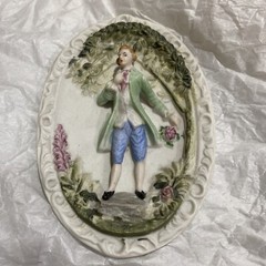 Occupied Japan wall decoration , vintage, relief design