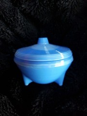Vintage AKRO Agate Slag Footed Blue Trinket Dish Bowl with Lid 3.5″ x 3″