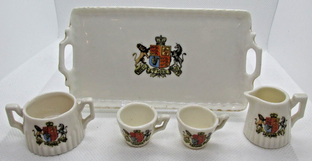 VTG Coat Arms United Kingdom Dieu Et Mon Droit God & My Right Porcelain Tea Set