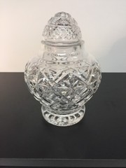 HAND CUT CRYSTAL GINGER JAR STYLE VASE WITH AN UN-MATCHING LID COVER,
