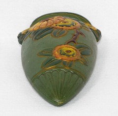 Wall Pocket Older Pottery Maker Unknown To Seller (8″ Long)
