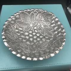 Adorable ❤️ Cast Aluminum Trinket Dish Tray Grapes 4 1/2 Inches Across Fun