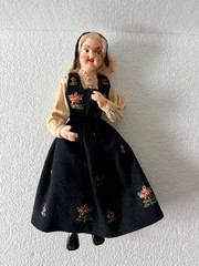 VTG Hilda S. Ege Norwegian Doll Gudbrandsdal Bunad National Costume 9″