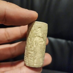 FANTASTIC A BEAUTIFUL NEAR EASTERN CUNEIFORM SUMERIAN STONE CYLINDER SEAL