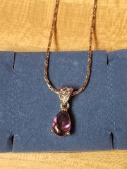 2005 Avon NA 18″ Color Pear Necklace with Luminous Accents