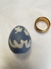 FRANKLIN MINT Egg Blue Parian-Style Porcelain 1988 Collectors Treasury Of Eggs