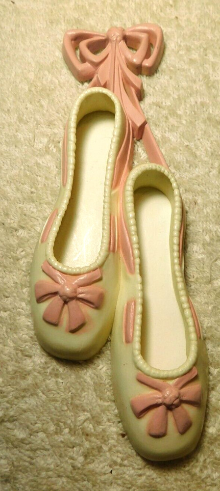 Unbranded~Vintage Pink & Off White Ballerina Shoes Wall Decoration