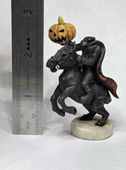 Harmony Kingdom artist Neil Eyre Designs Halloween Headless Horseman Horse