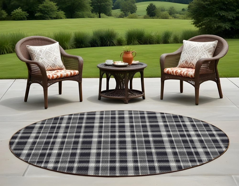 8′ Black Gray And White Round Plaid Washable Rug